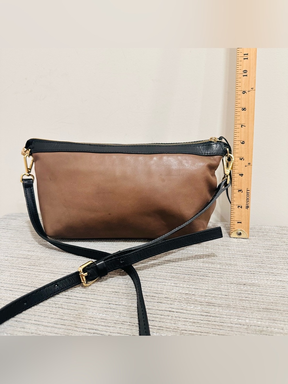 Innue Made in Italy Two-Tone Brown & Black Genuine Leather Crossbody Bag Purse - Picture 3 of 14